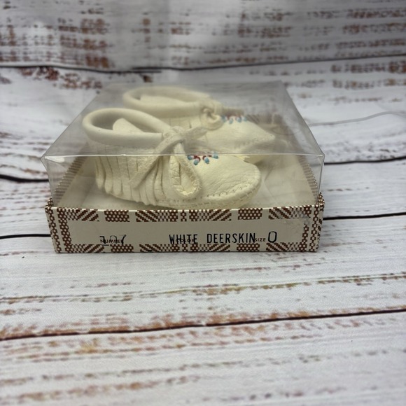 Vintage Deer skin beaded baby moccasins Taos Native American Indian Made Sz 0 NB - Picture 2 of 5